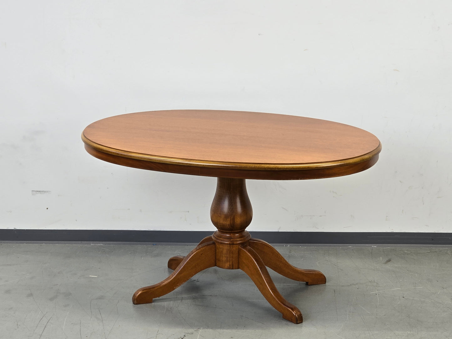 VINTAGE COUCHTISCH Nussbaum Oval 60er Jahre Mid Century Säulentisch Retro