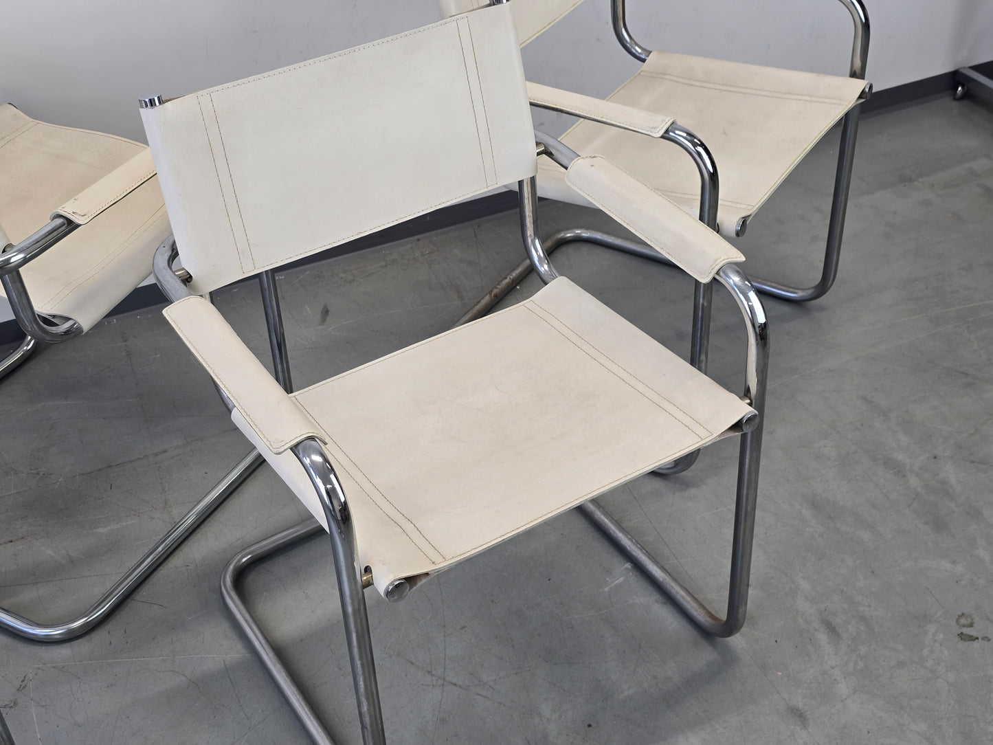 DESIGN FREISCHWINGER Leder Weiß Chrom Stuhl Bauhaus Vintage 60er 70er