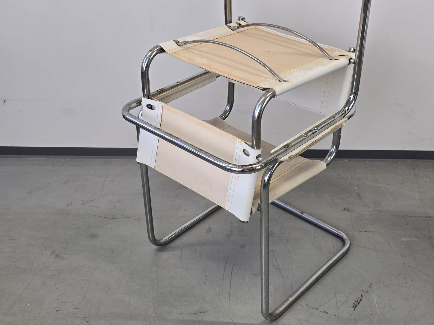 DESIGN FREISCHWINGER Leder Weiß Chrom Stuhl Bauhaus Vintage 60er 70er