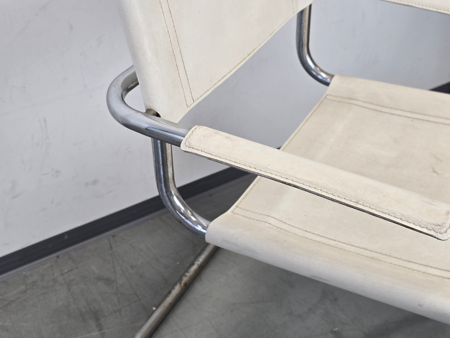 DESIGN FREISCHWINGER Leder Weiß Chrom Stuhl Bauhaus Vintage 60er 70er