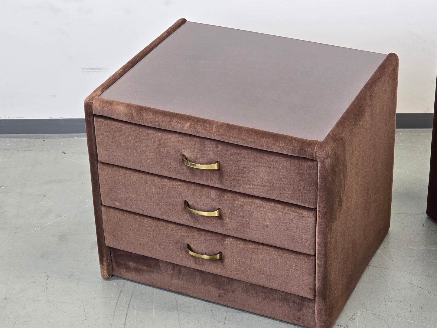 MID CENTURY Samt Nachttische 70er Glas Braun Hollywood Regency Nachtschrank