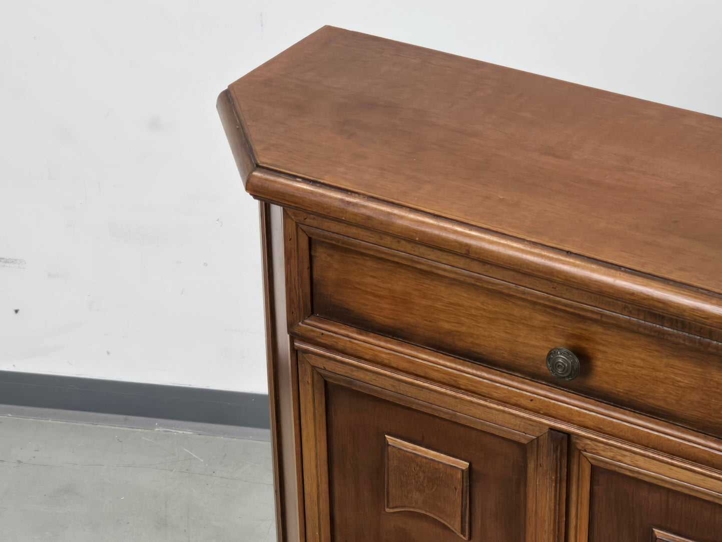 VINTAGE KOMMODE Sideboard Schrank Nussbaum-Optik Rustikal Mid Century Flur