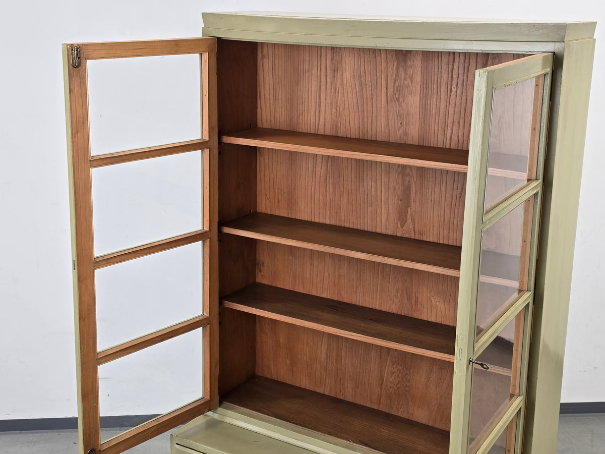 VINTAGE VITRINE BÜCHERSCHRANK Schrank Regal Design 60er 50er Jahre Holz Grün Glasschrank