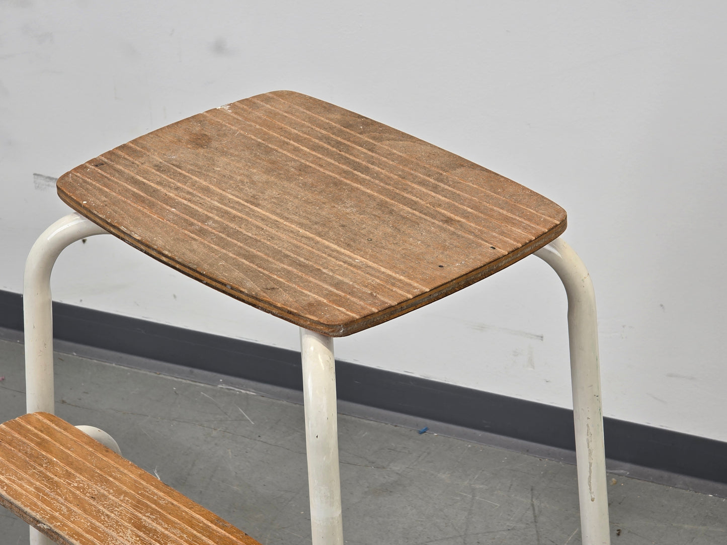 VINTAGE TRITTLEITER HOCKER Klapphocker Küchenhilfe Metall Holz Weiß Leiter