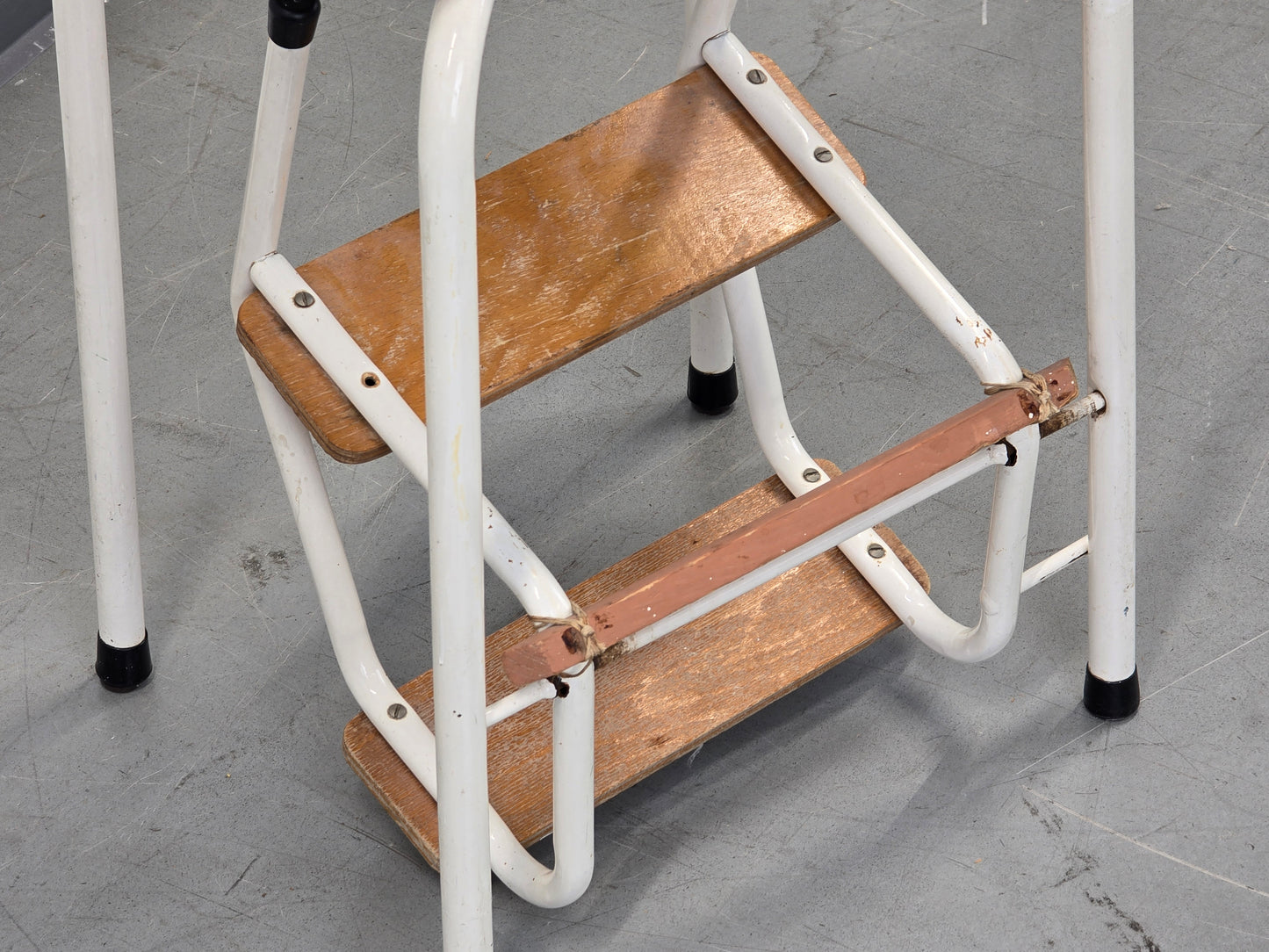 VINTAGE TRITTLEITER HOCKER Klapphocker Küchenhilfe Metall Holz Weiß Leiter