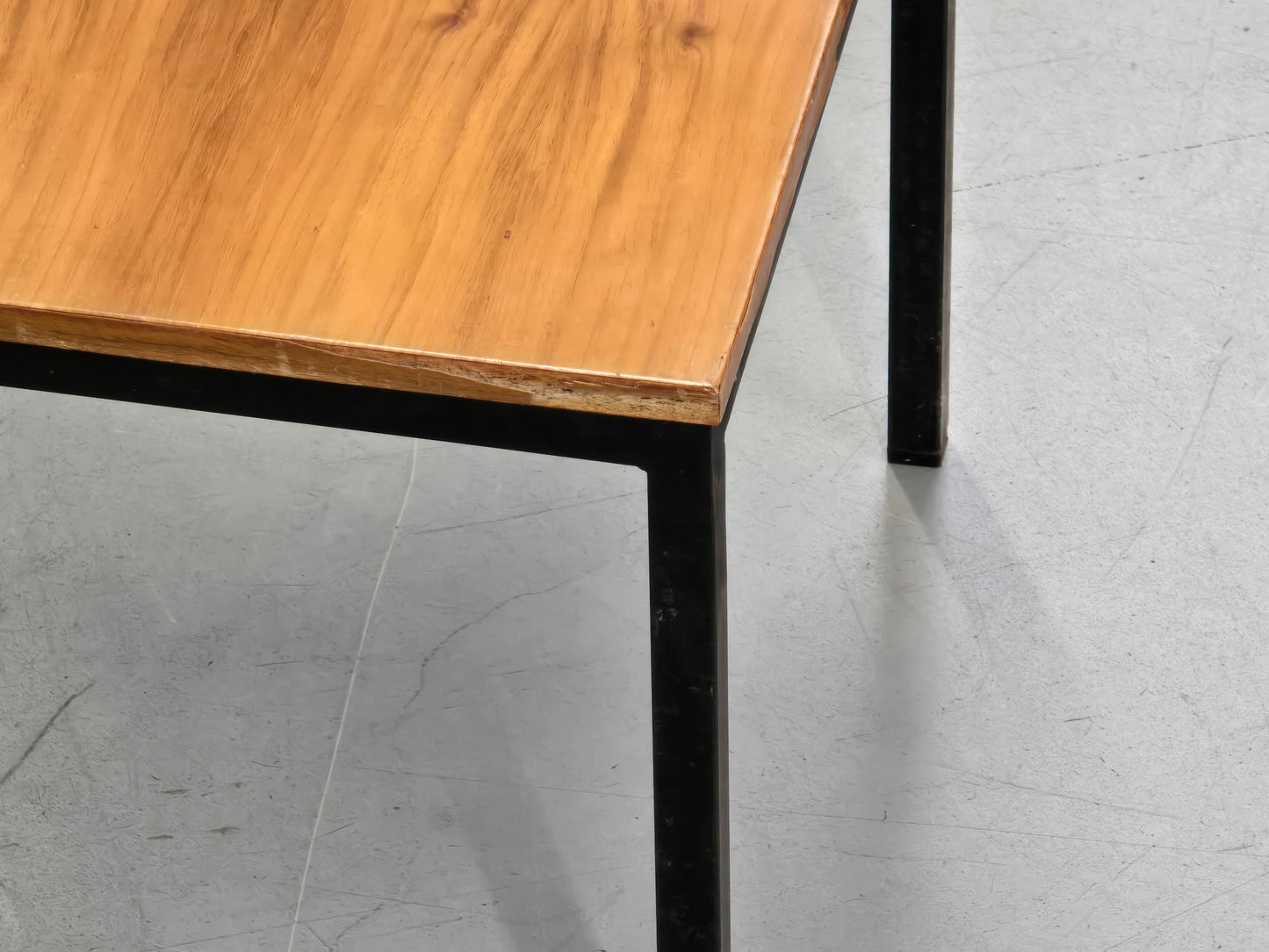 DESIGN BEISTELLTISCH Vintage 60er Jahre Industrie Loft Holz Metall Quadratisch