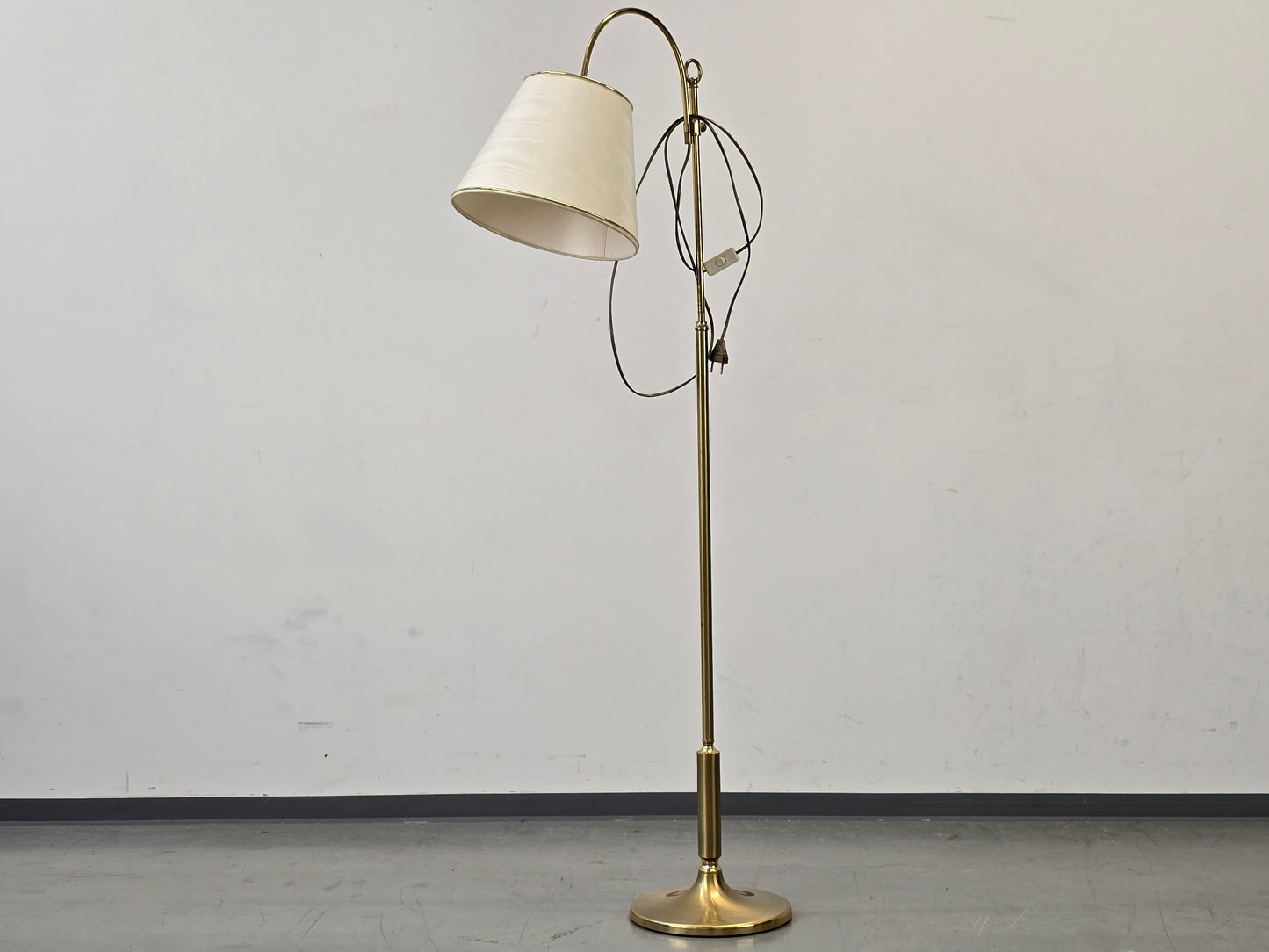 VINTAGE STEHLAMPE Messing Gold Bogenlampe Mid Century 70er Jahre Design Retro