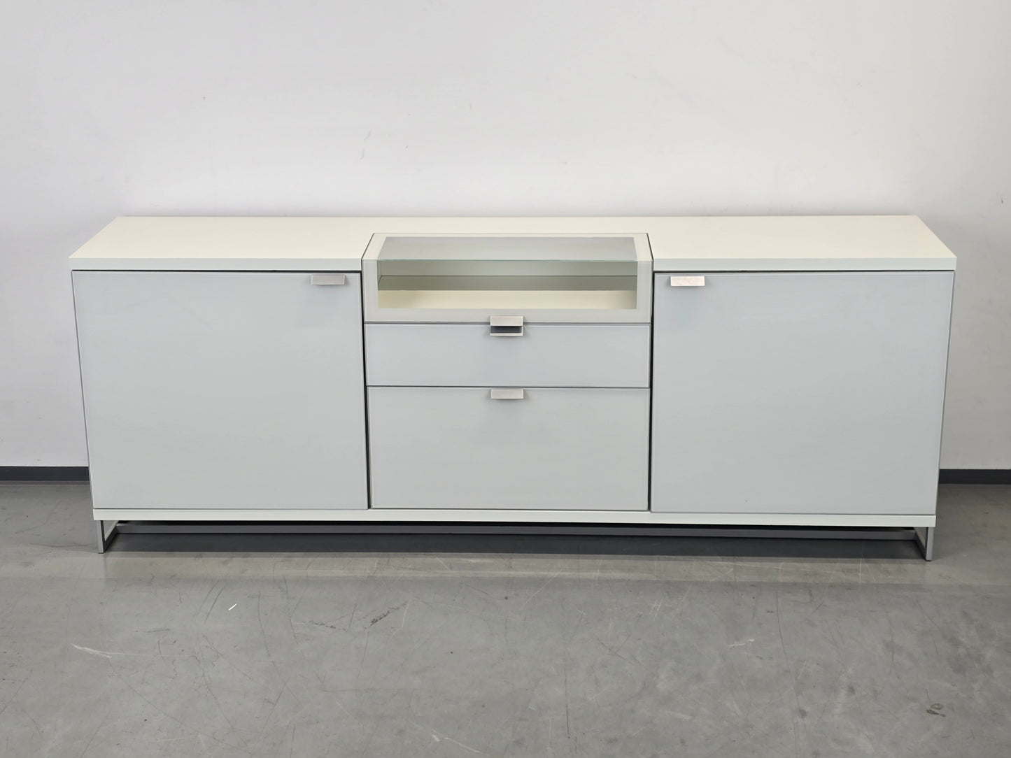 HÜLSTA XELO Sideboard Weiß Glas Kommode Design Highboard 226cm Vitrine Modern