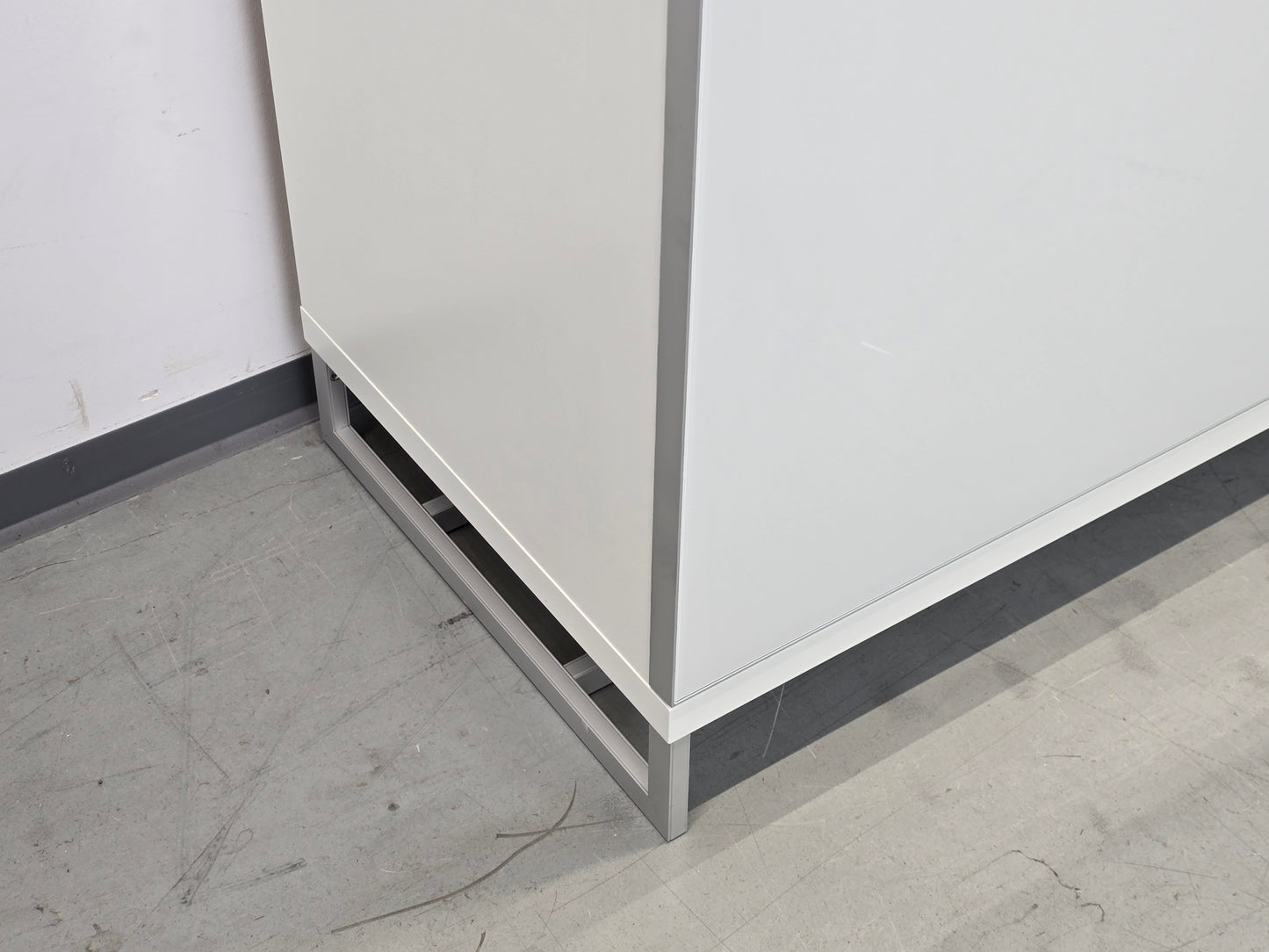 HÜLSTA XELO Sideboard Weiß Glas Kommode Design Highboard 226cm Vitrine Modern