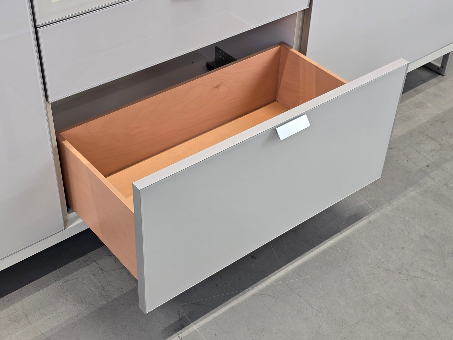 HÜLSTA XELO Sideboard Weiß Glas Kommode Design Highboard 226cm Vitrine Modern