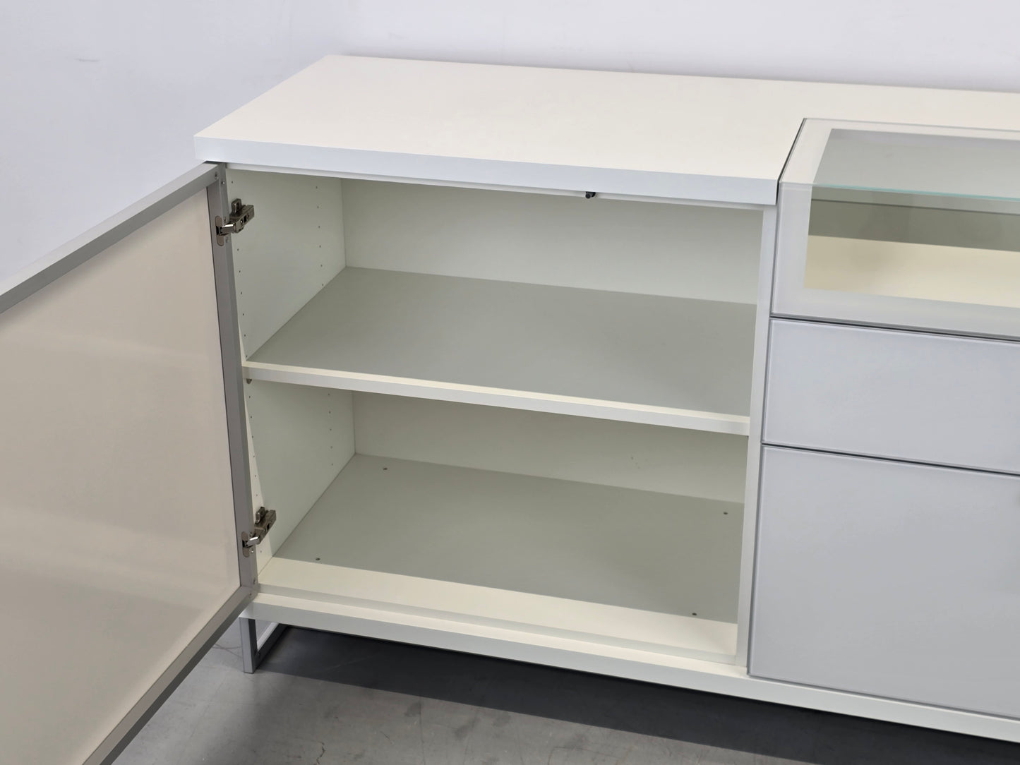 HÜLSTA XELO Sideboard Weiß Glas Kommode Design Highboard 226cm Vitrine Modern
