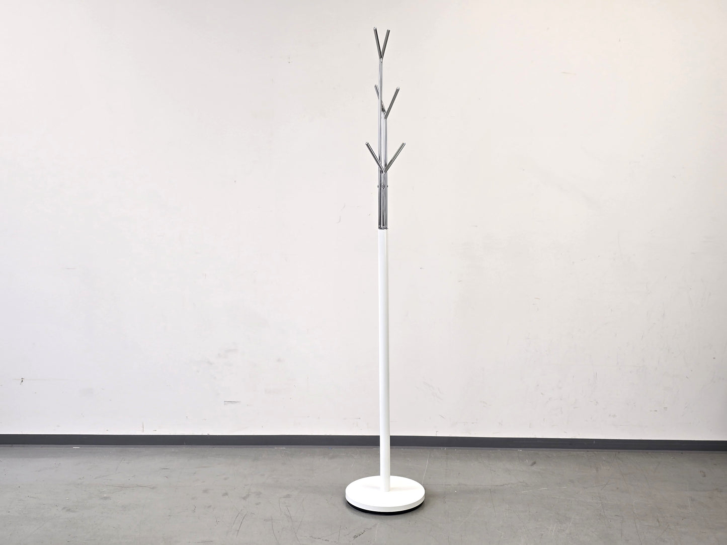 JAN KURTZ Garderobe London Kleiderständer Weiß Chrom Design Flur