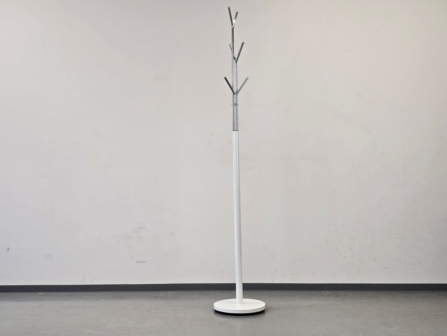 JAN KURTZ Garderobe London Kleiderständer Weiß Chrom Design Flur