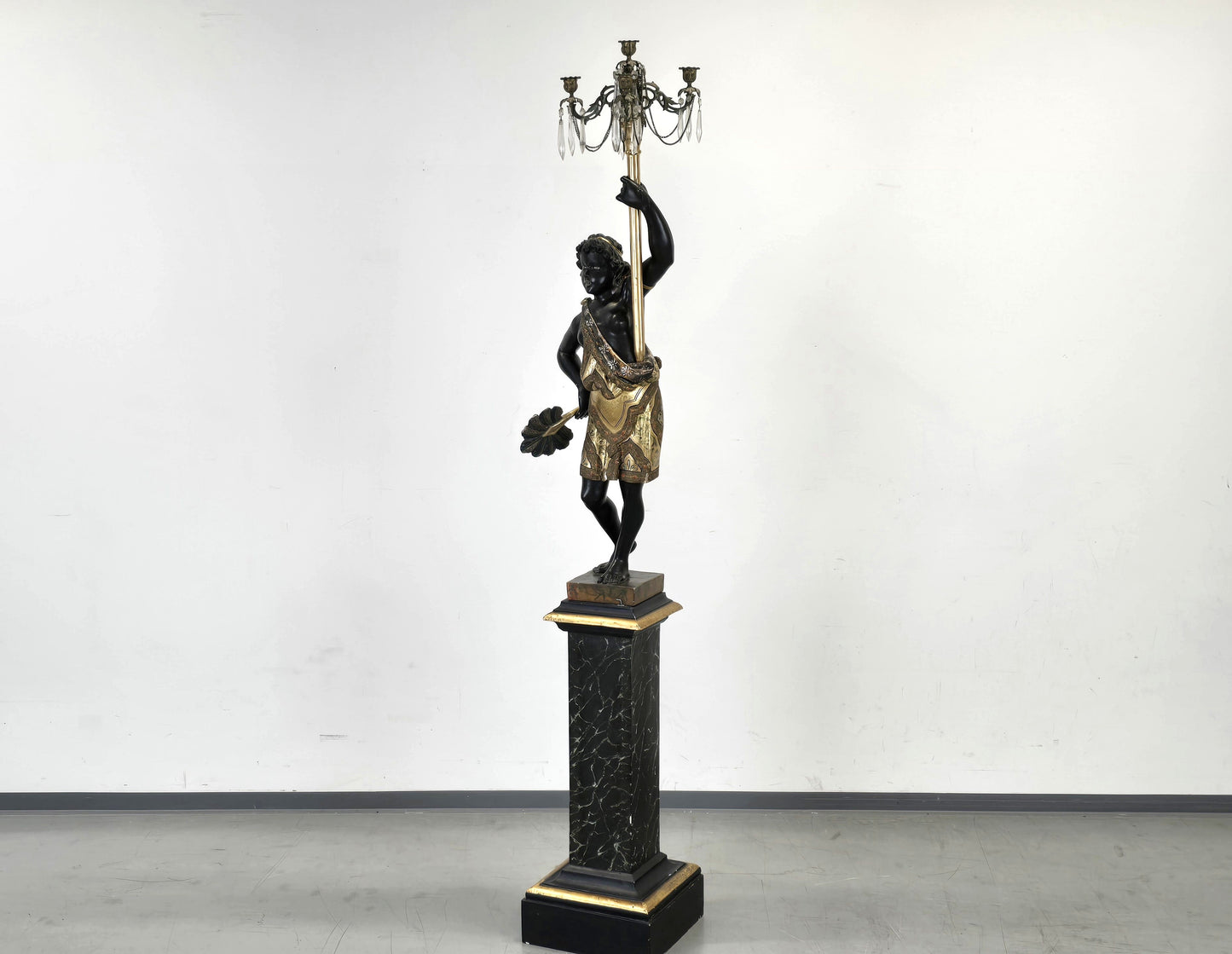 VENEZIANISCHER BLACKAMOOR Stehlampe Fackelträger Kandelaber Skulptur Antik Kristall