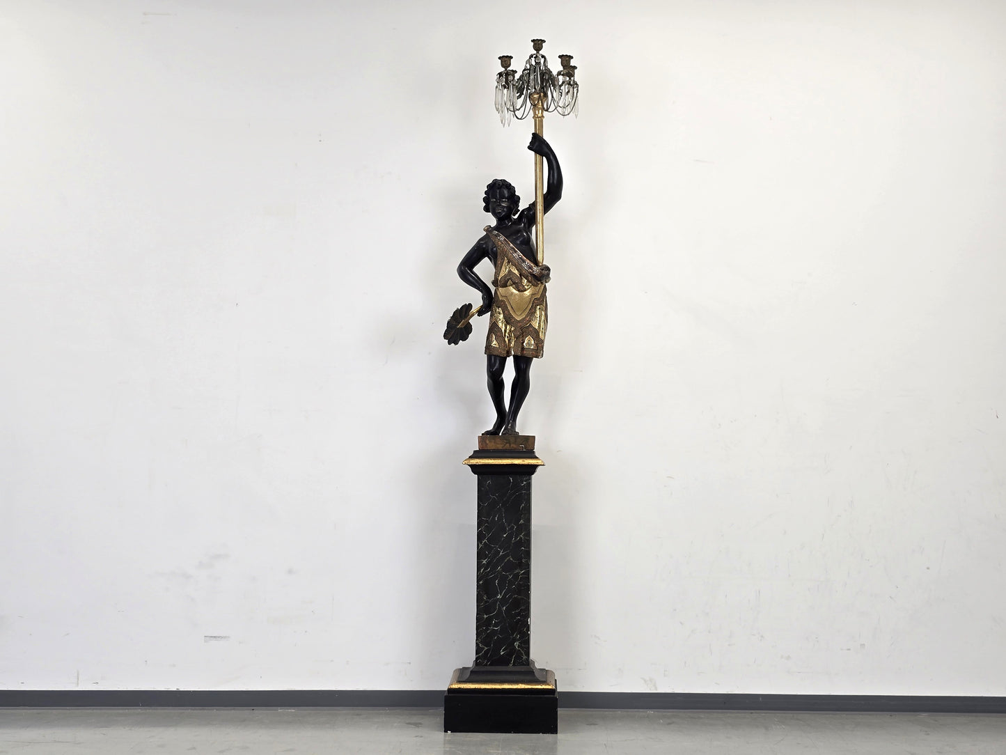 VENEZIANISCHER BLACKAMOOR Stehlampe Fackelträger Kandelaber Skulptur Antik Kristall