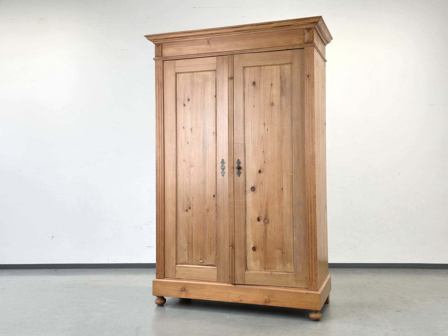 ANTIKER KLEIDERSCHRANK Gründerzeit Schrank massiv Weichholz Landhaus Vintage
