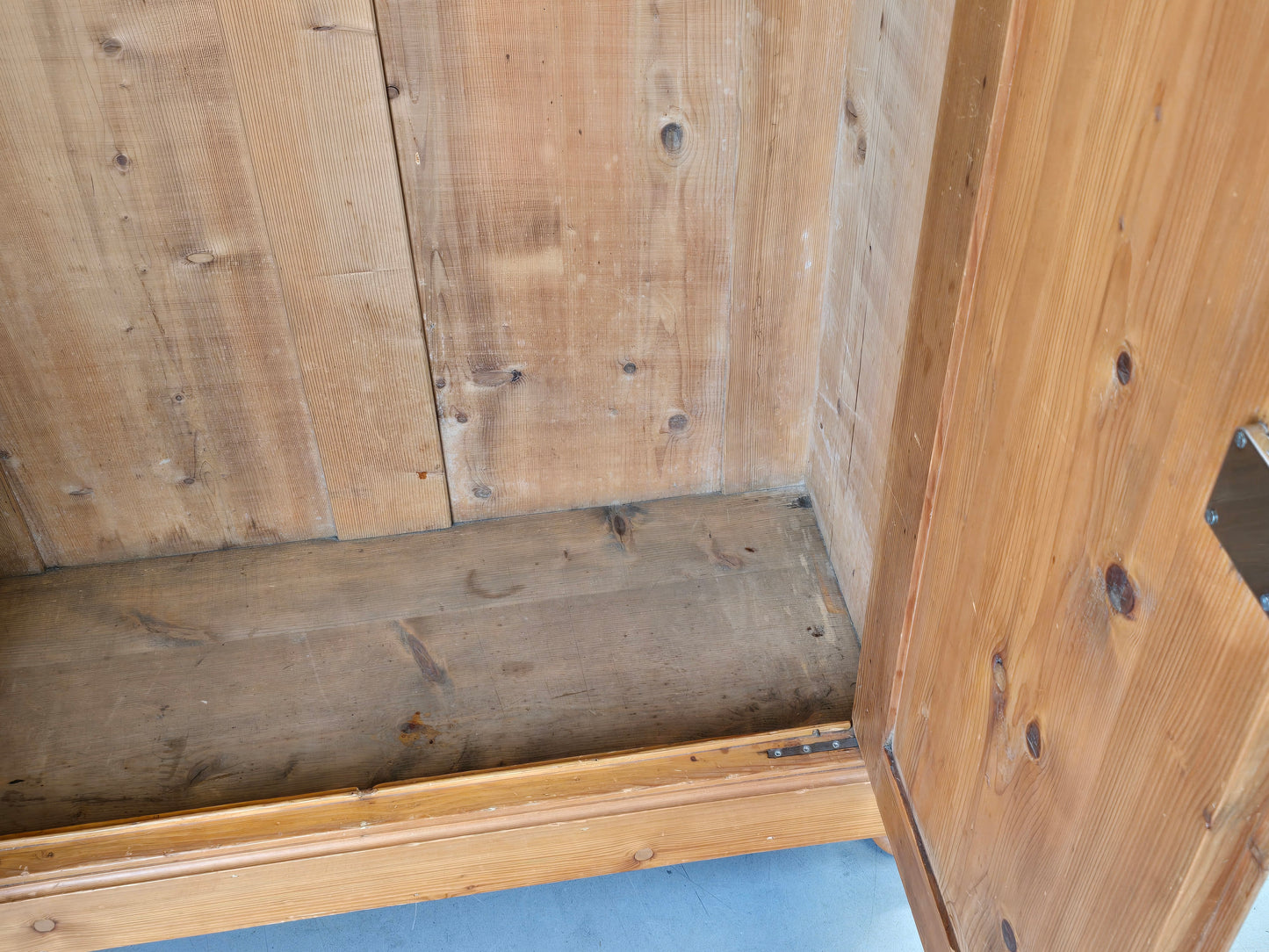 ANTIKER KLEIDERSCHRANK Gründerzeit Schrank massiv Weichholz Landhaus Vintage