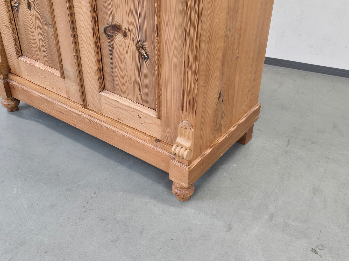 ANTIK BAUERNSCHRANK Gründerzeit Weichholz Kleiderschrank Dielenschrank antik massiv
