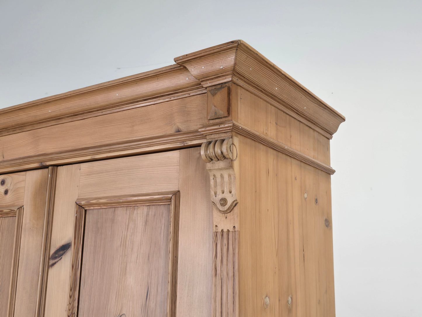 ANTIK BAUERNSCHRANK Gründerzeit Weichholz Kleiderschrank Dielenschrank antik massiv