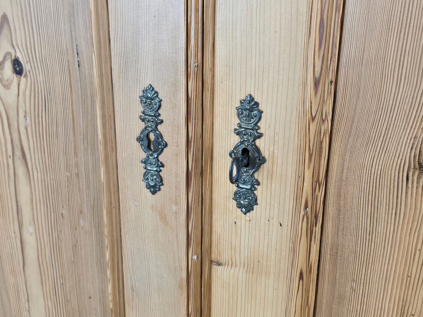 ANTIK BAUERNSCHRANK Gründerzeit Weichholz Kleiderschrank Dielenschrank antik massiv