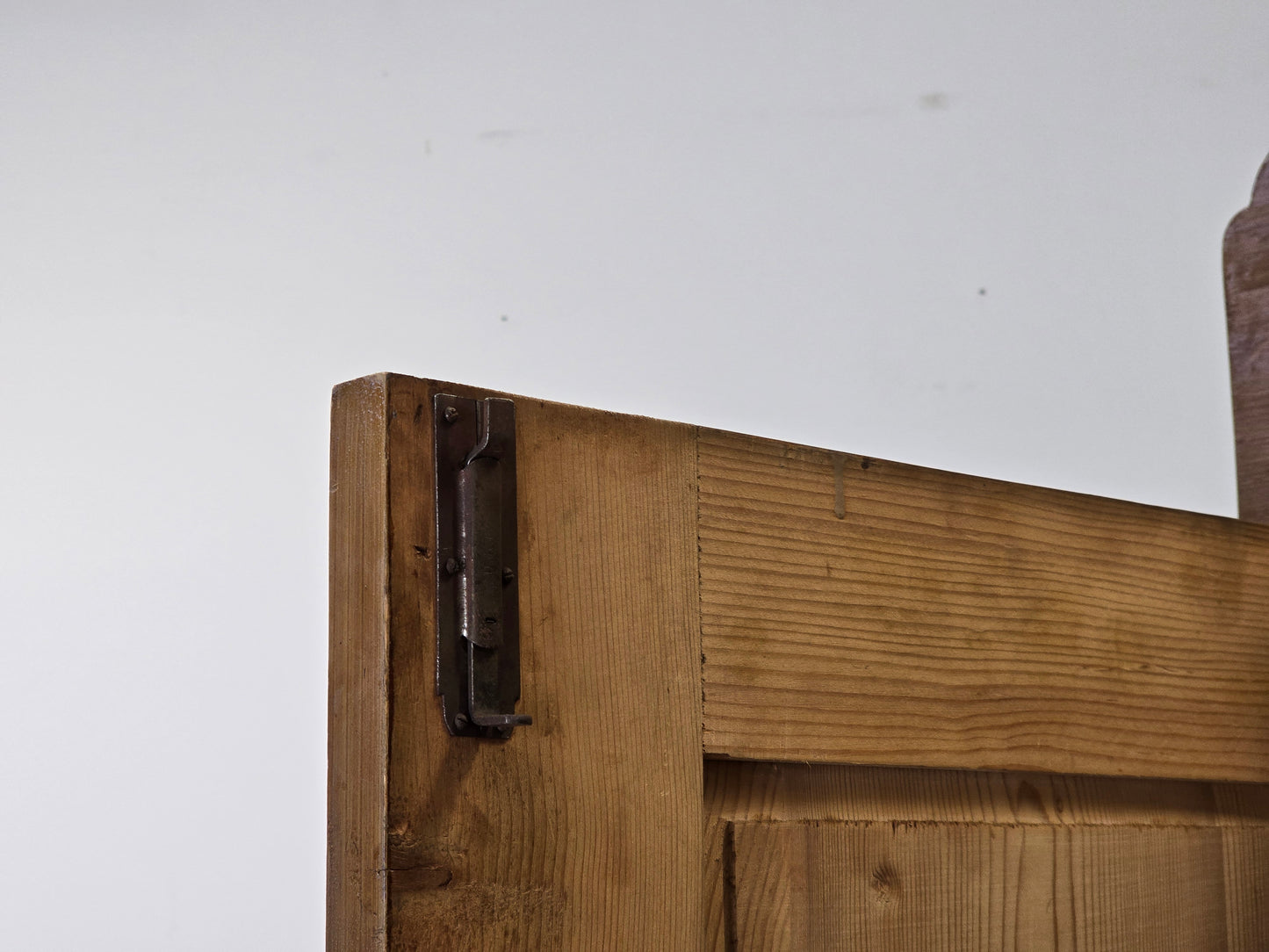 ANTIQUER REFORM-SCHRANK Kiefer Massivholz Lüftungsschlitz Vorratsschrank 1910