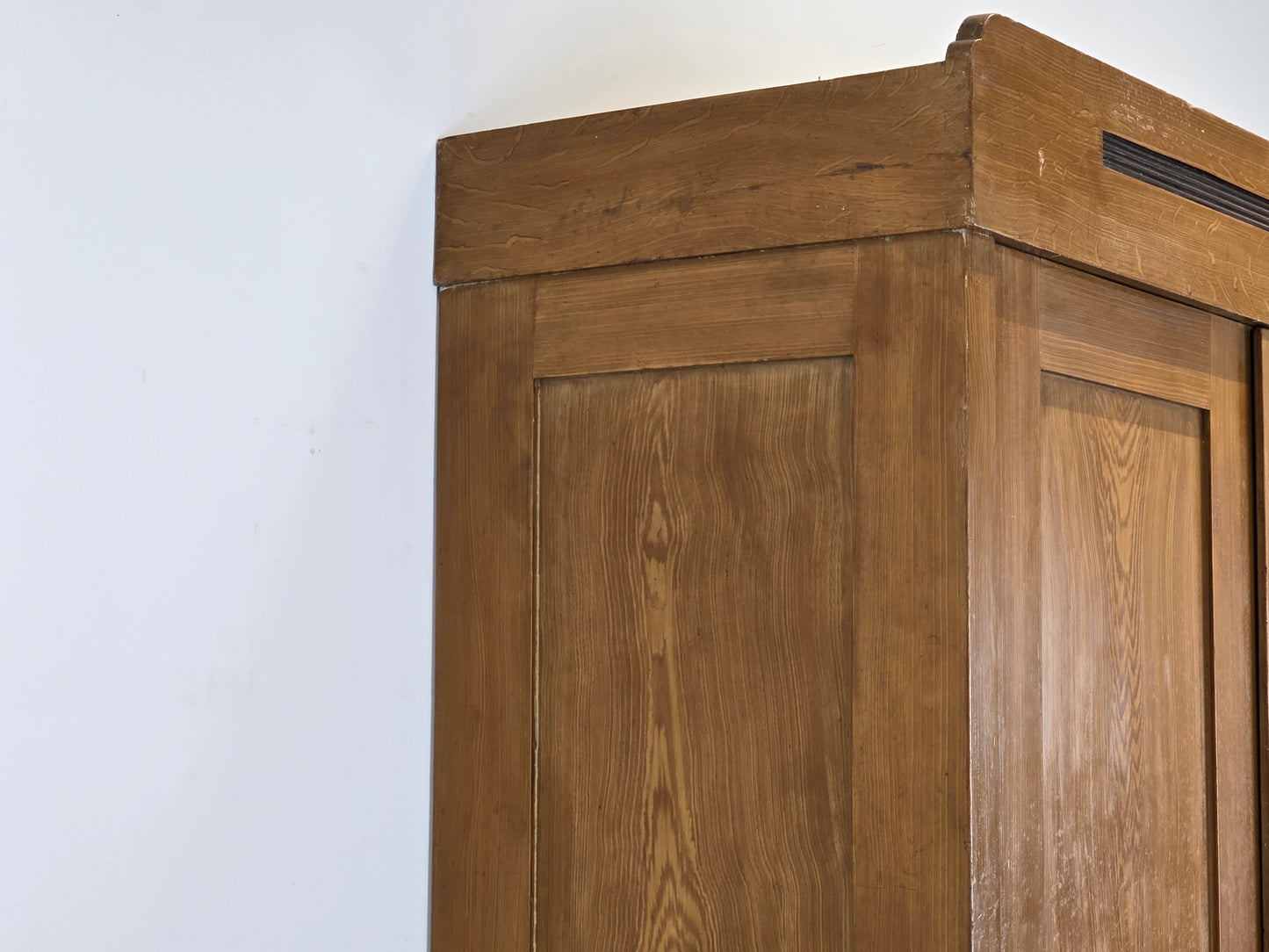 ANTIQUER REFORM-SCHRANK Kiefer Massivholz Lüftungsschlitz Vorratsschrank 1910