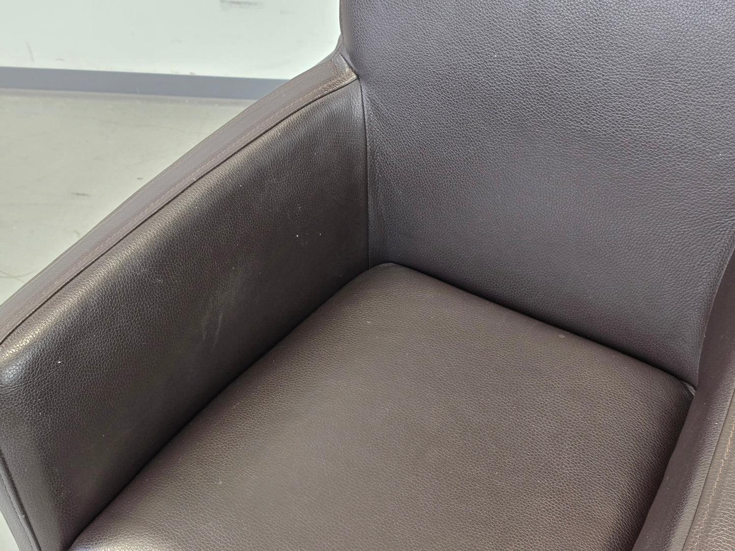 LEDER ARMLEHNSTUHL Design Vintage 60er Sessel Stuhl Konferenz Braun Massivholz