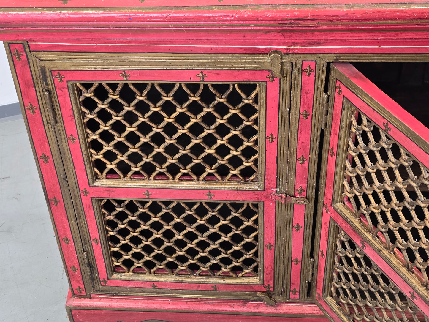 MAROKKANISCHE KOMMODE Sideboard Rot Gold Handbemalt Orient Massivholz Zouaq