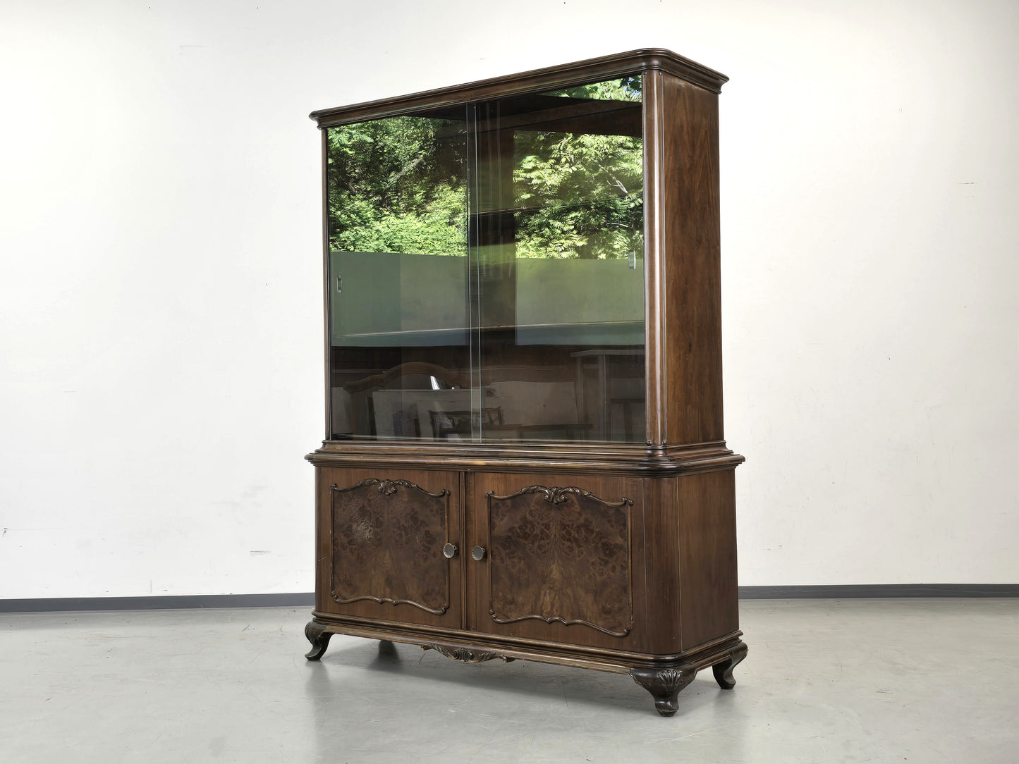 VINTAGE VITRINE Nussbaum Wurzelholz Highboard Design 60er Jahre Italienisch Mid-Century