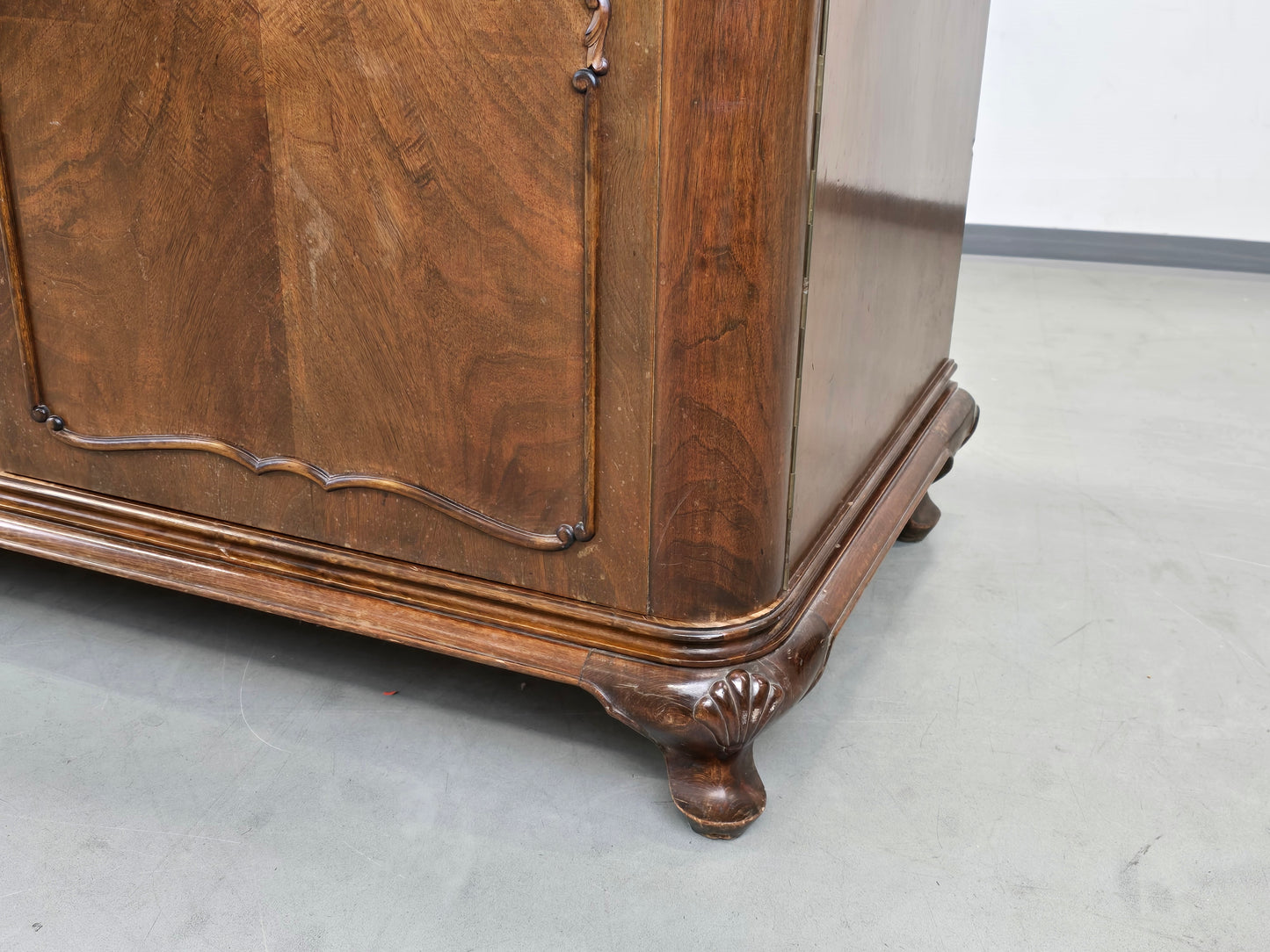 SIDEBOARD NUSSBAUM Vintage Kommode Anrichte Chippendale Stil 60er Jahre