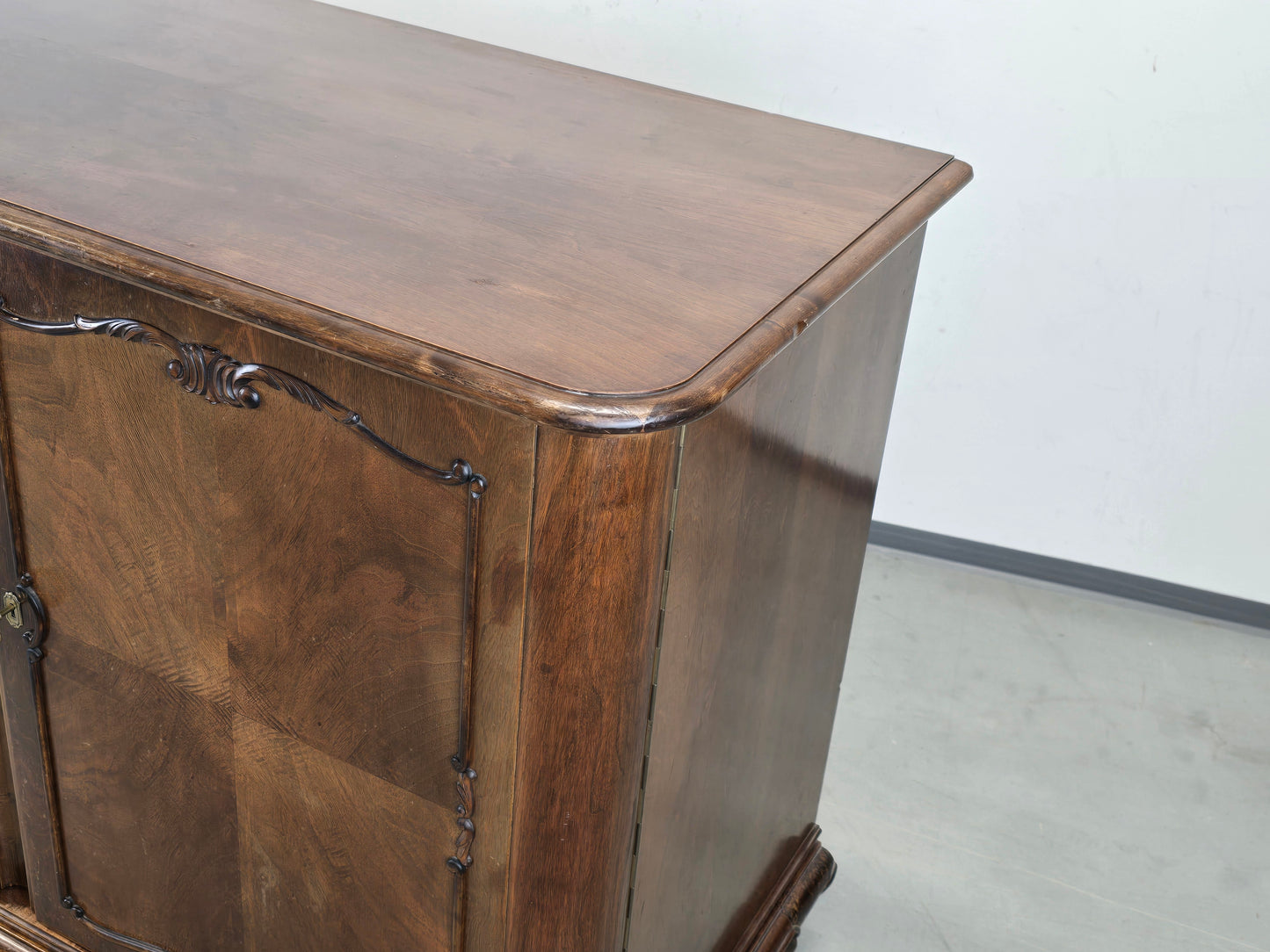 SIDEBOARD NUSSBAUM Vintage Kommode Anrichte Chippendale Stil 60er Jahre