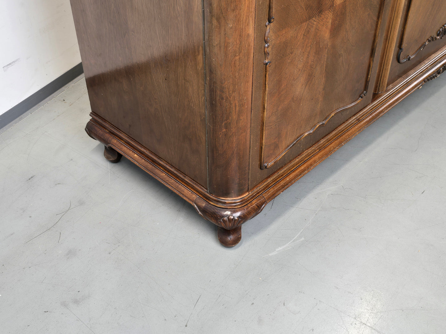SIDEBOARD NUSSBAUM Vintage Kommode Anrichte Chippendale Stil 60er Jahre