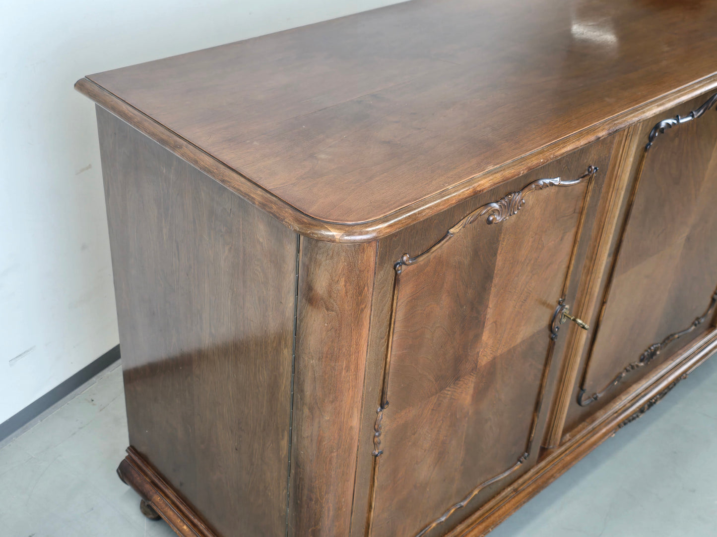 SIDEBOARD NUSSBAUM Vintage Kommode Anrichte Chippendale Stil 60er Jahre