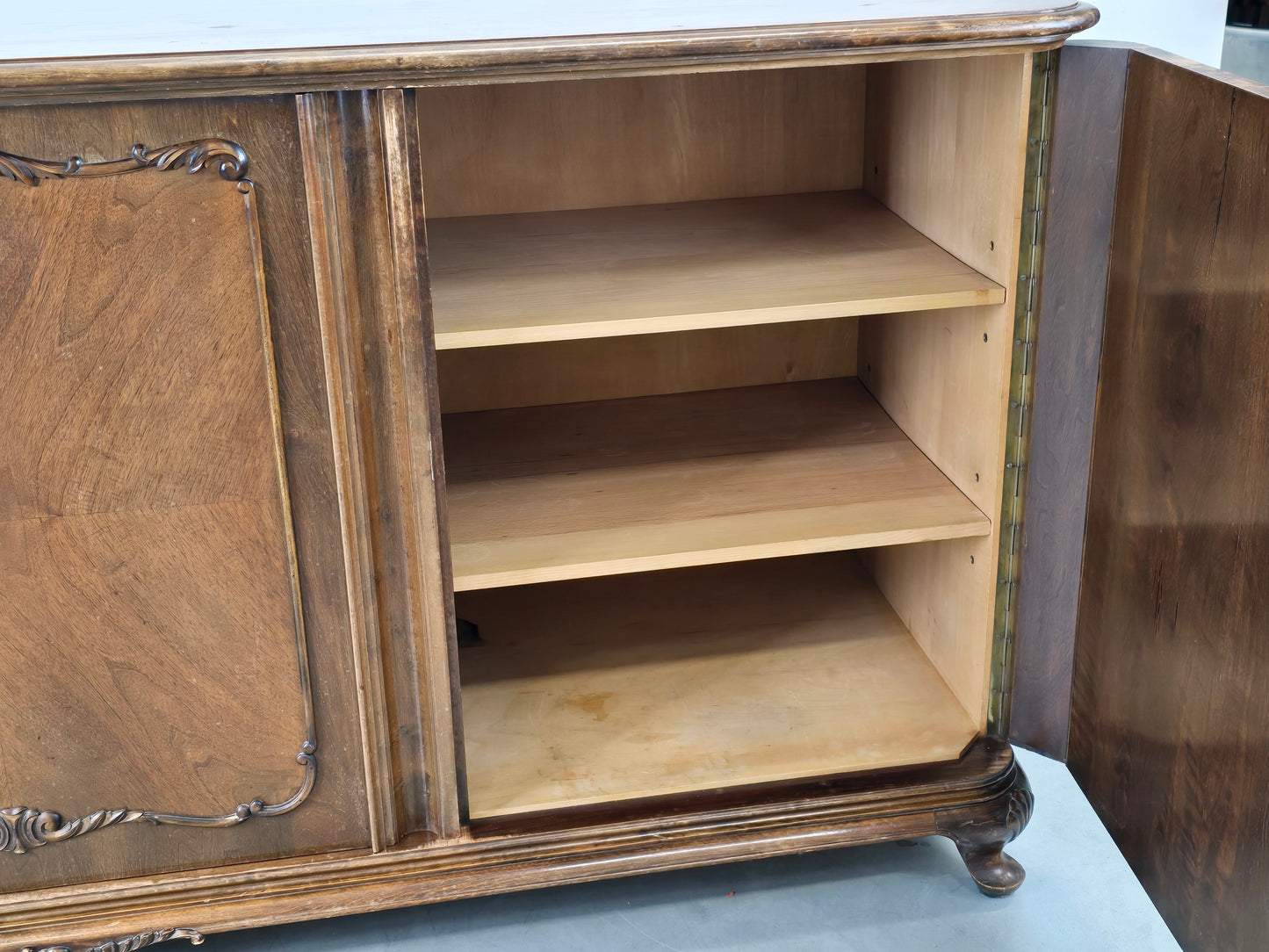 SIDEBOARD NUSSBAUM Vintage Kommode Anrichte Chippendale Stil 60er Jahre