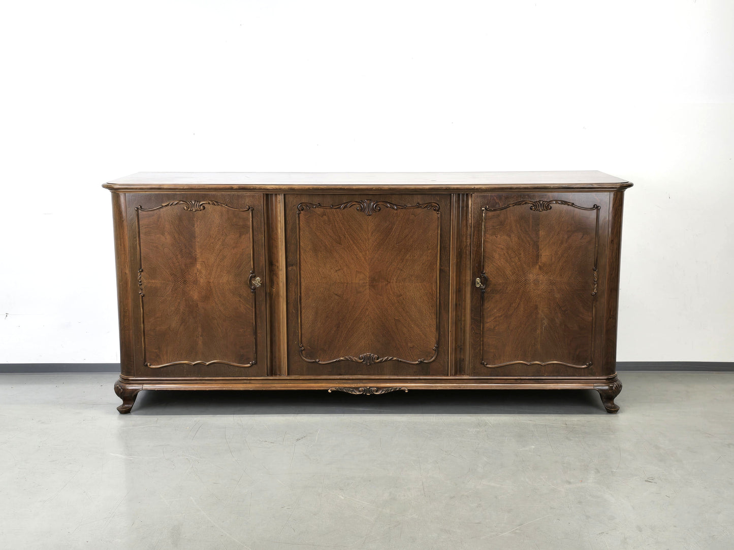 SIDEBOARD NUSSBAUM Vintage Kommode Anrichte Chippendale Stil 60er Jahre