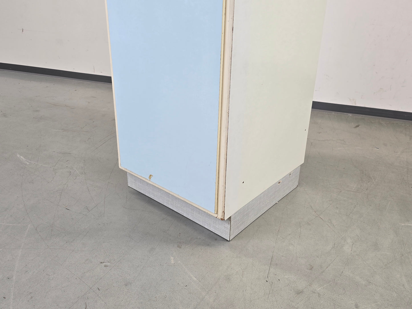 VINTAGE SCHRANK 60er Jahre Pastell Mid Century Resopal Küchenschrank Design