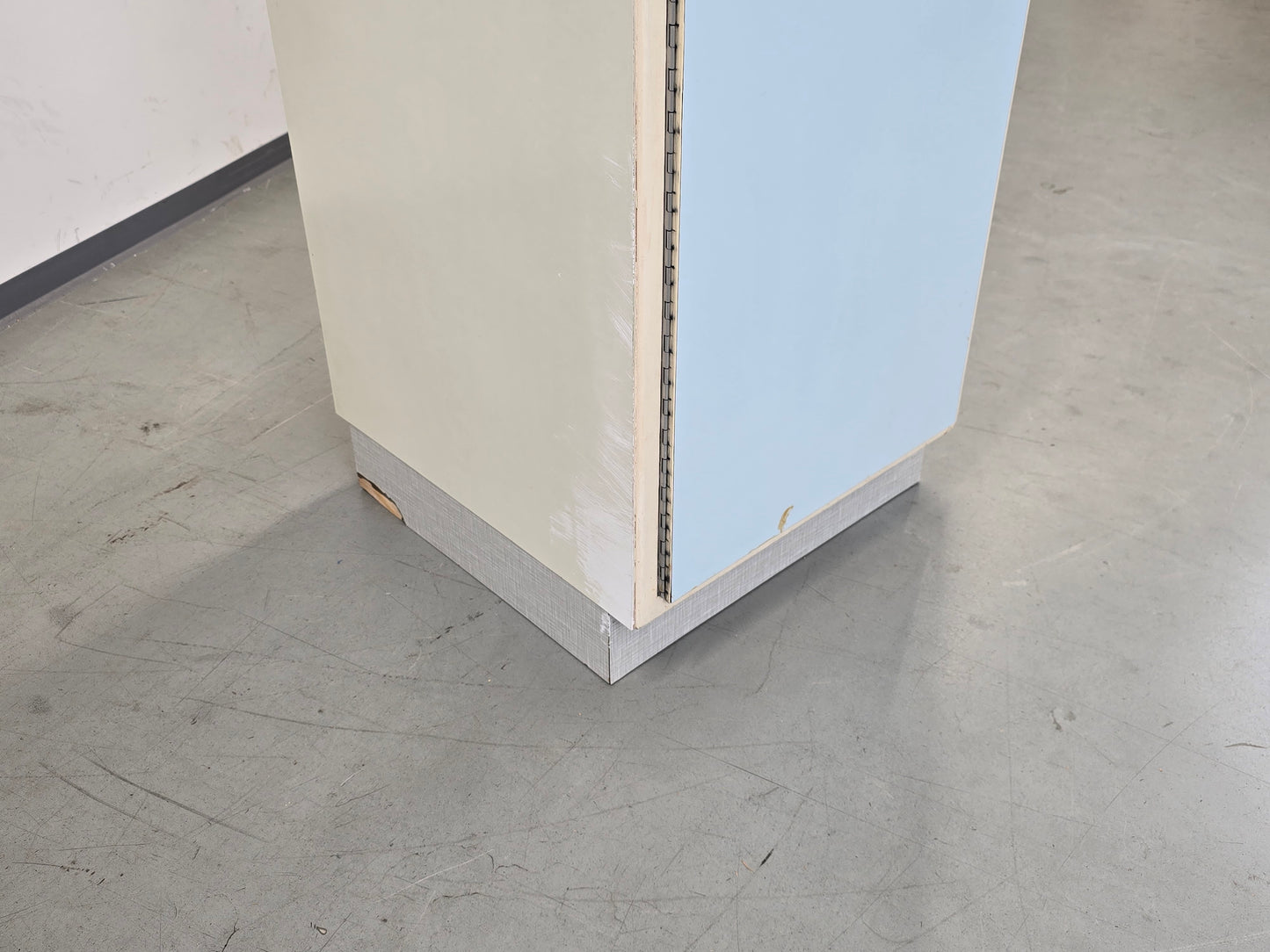 VINTAGE SCHRANK 60er Jahre Pastell Mid Century Resopal Küchenschrank Design