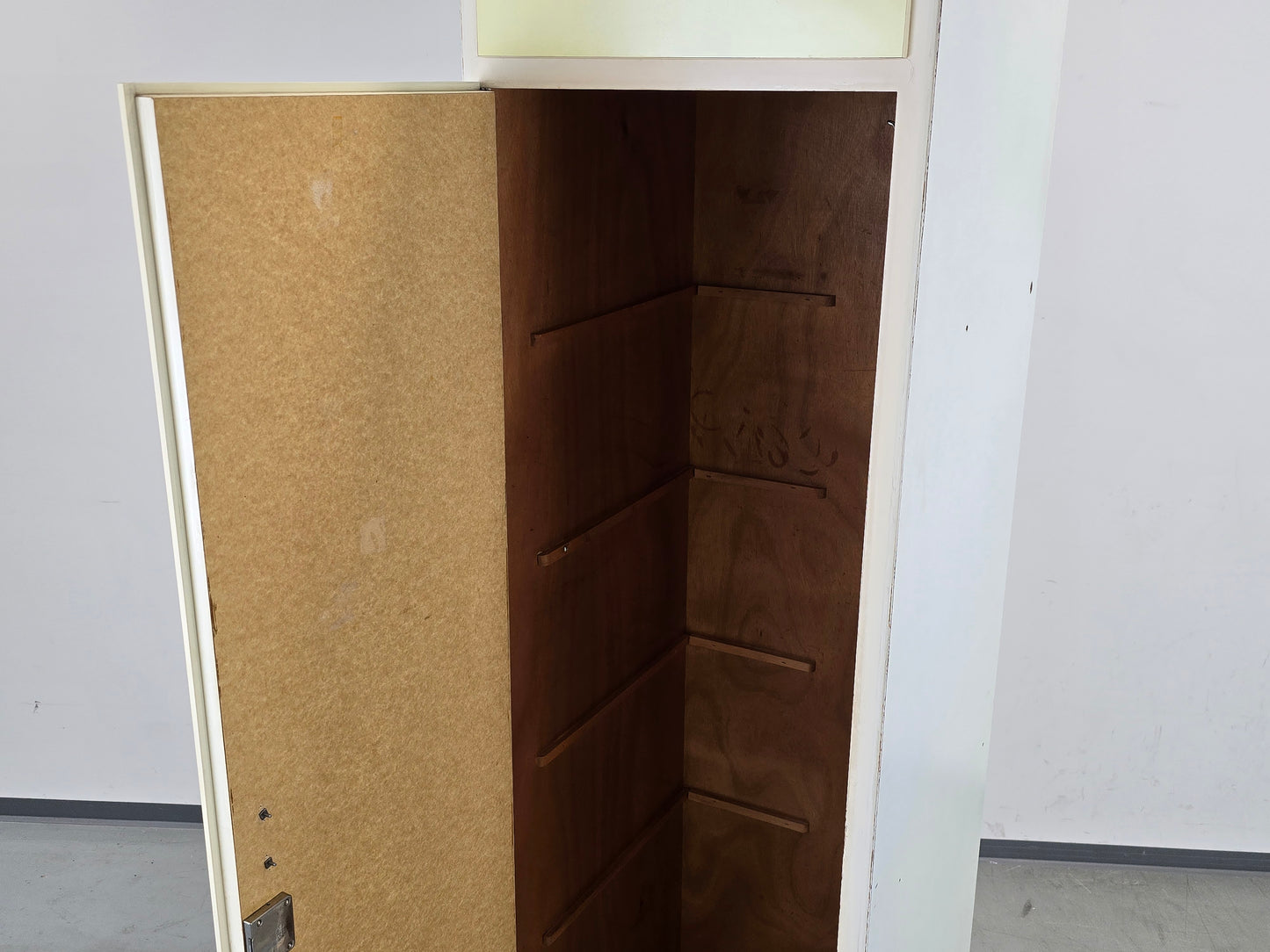VINTAGE SCHRANK 60er Jahre Pastell Mid Century Resopal Küchenschrank Design