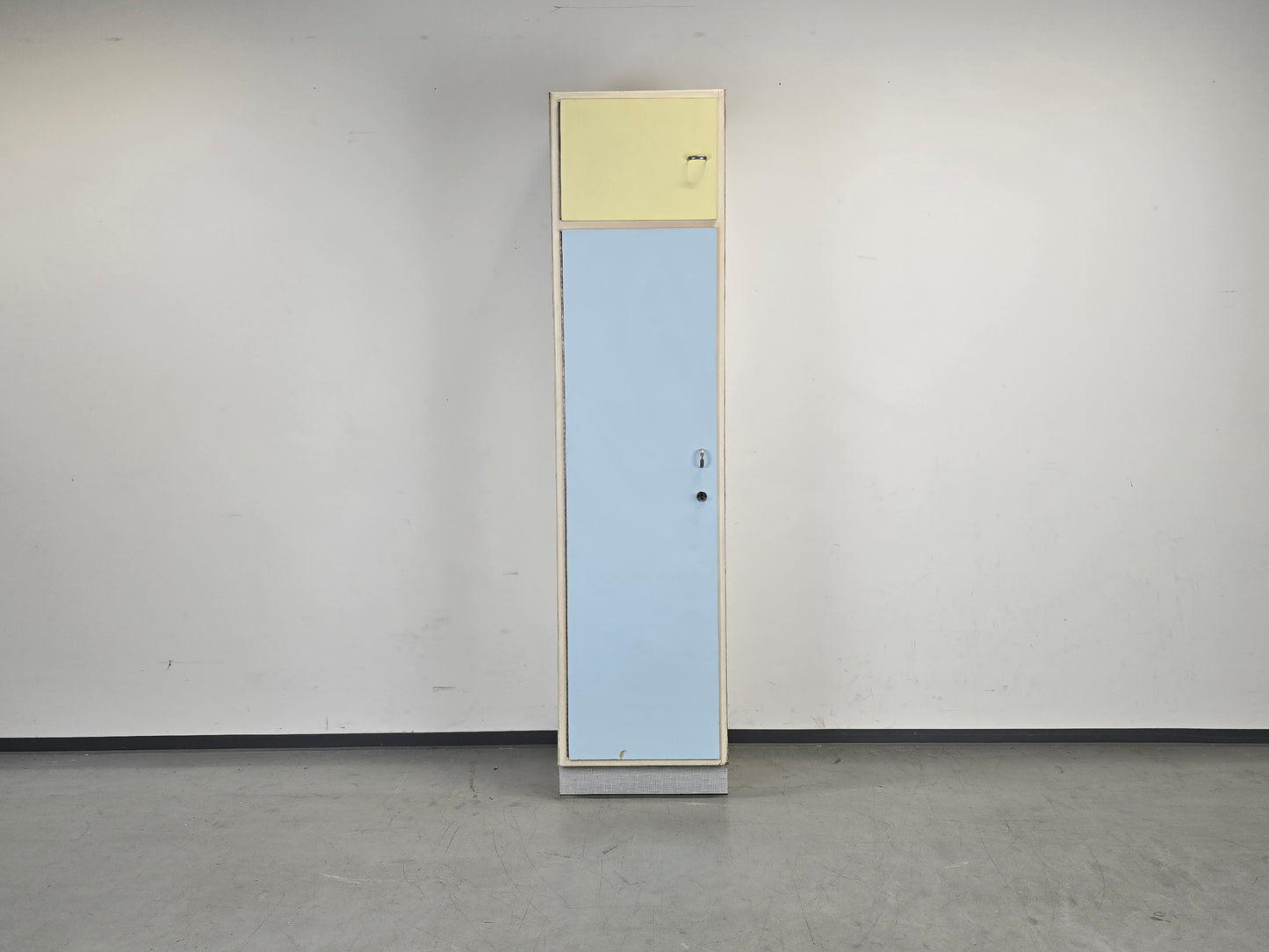 VINTAGE SCHRANK 60er Jahre Pastell Mid Century Resopal Küchenschrank Design