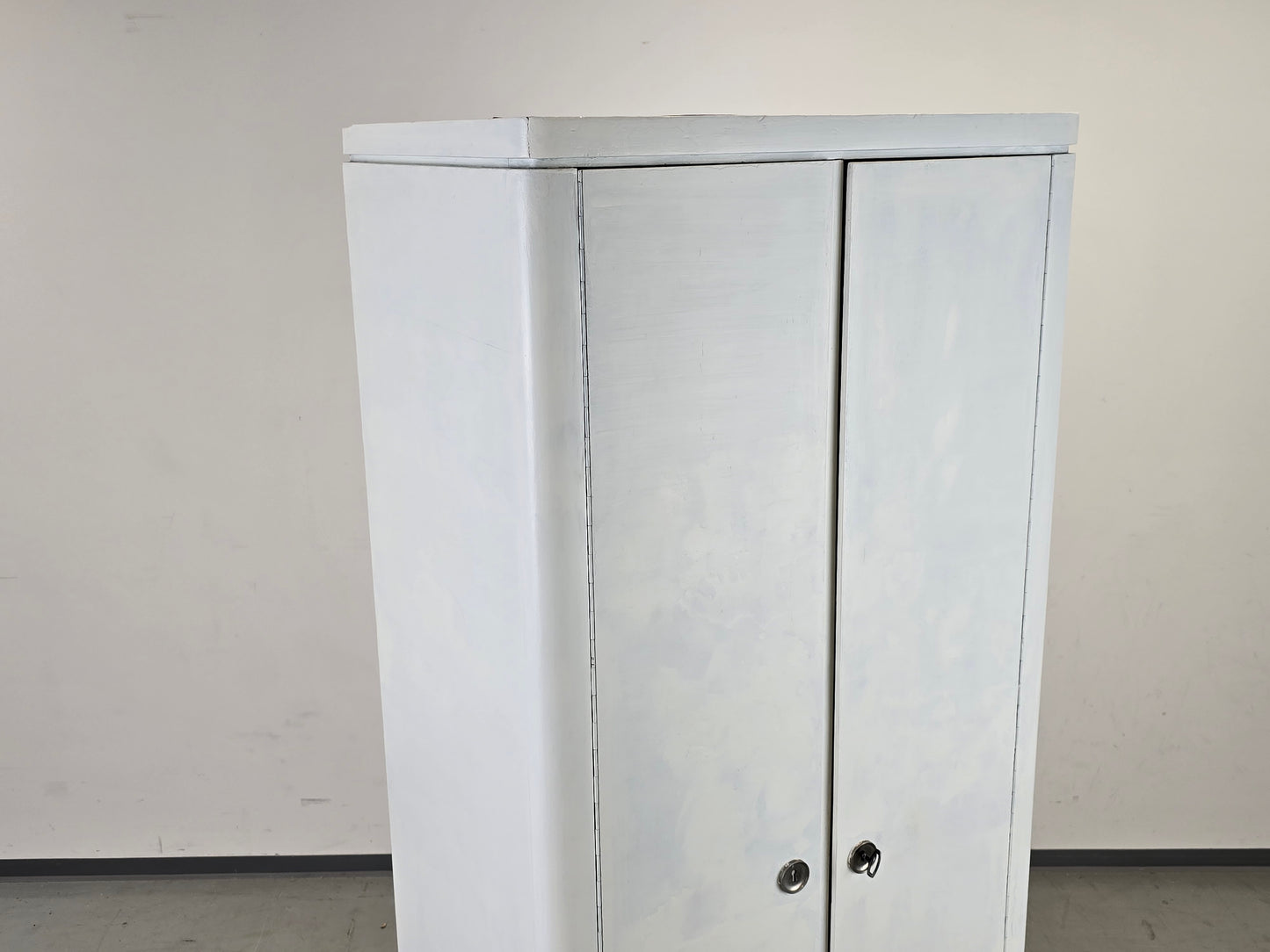 VINTAGE SCHRANK Weiß shabby 60er Holz Mid Century Bauhaus Garderobe Unikat