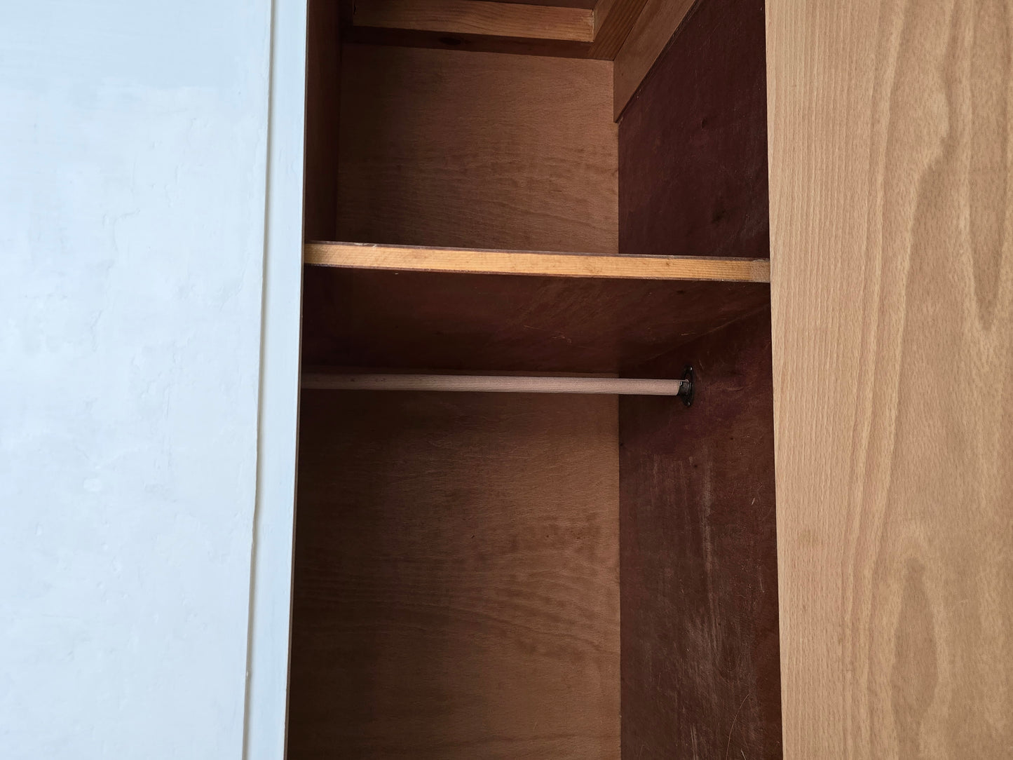 VINTAGE SCHRANK Weiß shabby 60er Holz Mid Century Bauhaus Garderobe Unikat