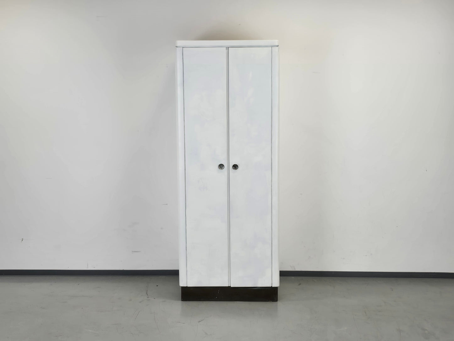 VINTAGE SCHRANK Weiß shabby 60er Holz Mid Century Bauhaus Garderobe Unikat