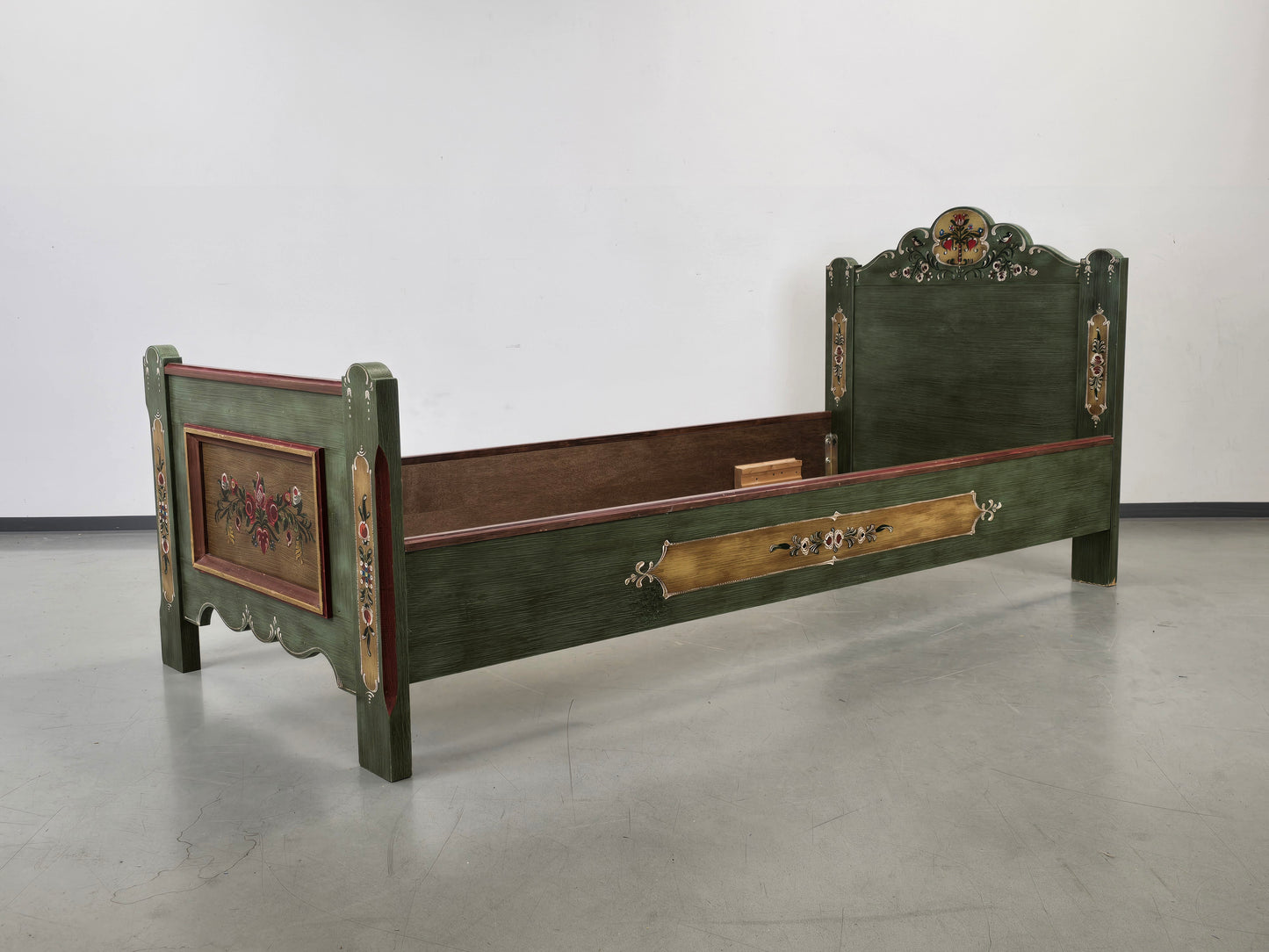 VOGLAUER BETT Anno 1700 Bauernbett Einzelbett Grün handbemalt Massivholz 90x200