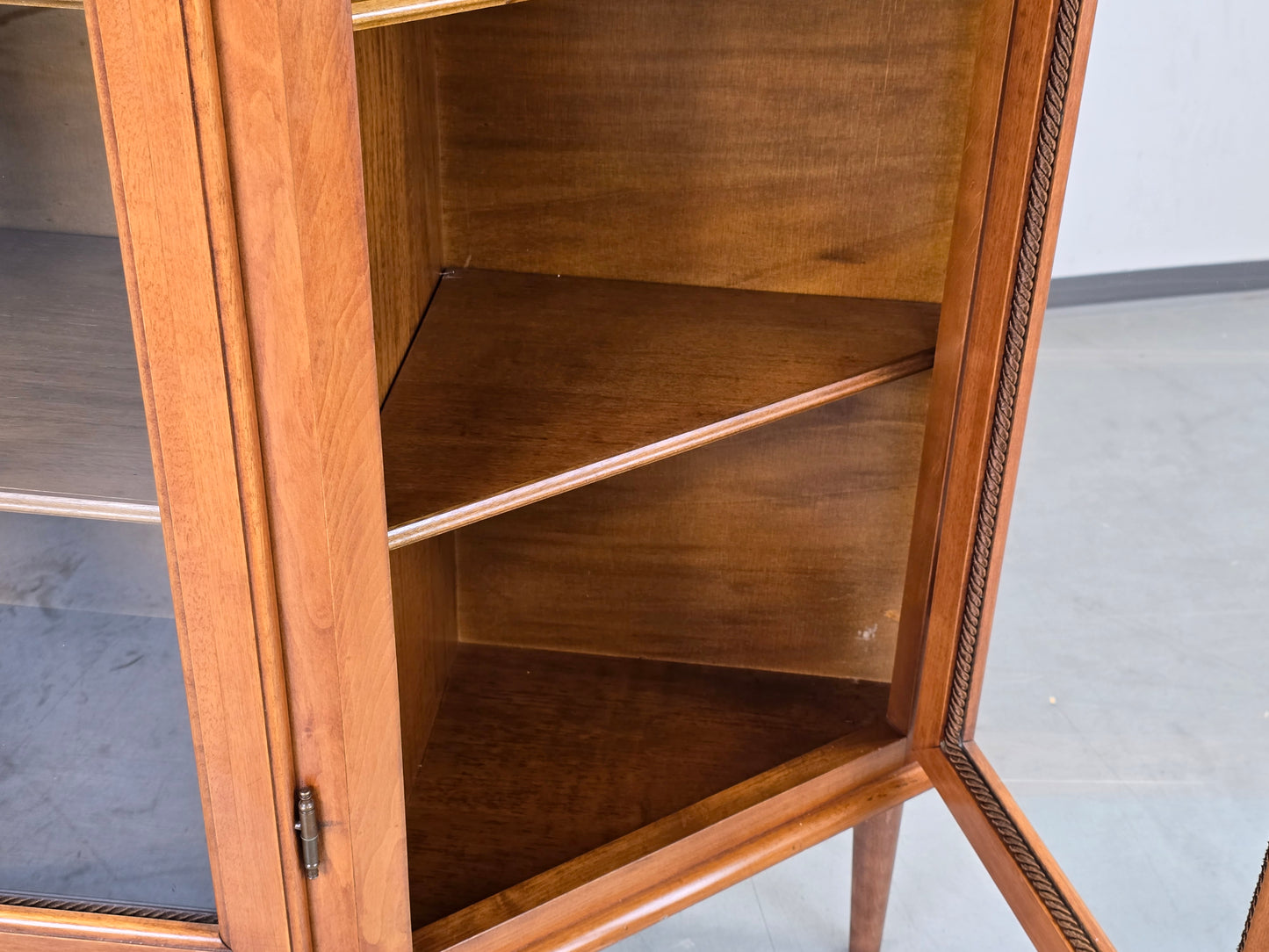 VINTAGE VITRINE Paolo Buffa Stil Mid Century Kirschbaum Intarsien 50er Jahre