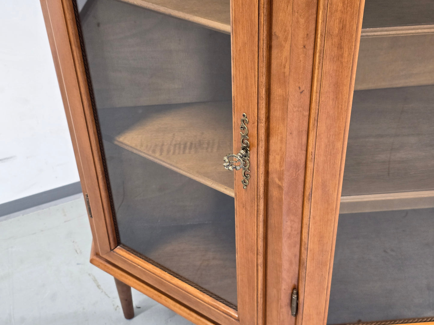 VINTAGE VITRINE Paolo Buffa Stil Mid Century Kirschbaum Intarsien 50er Jahre