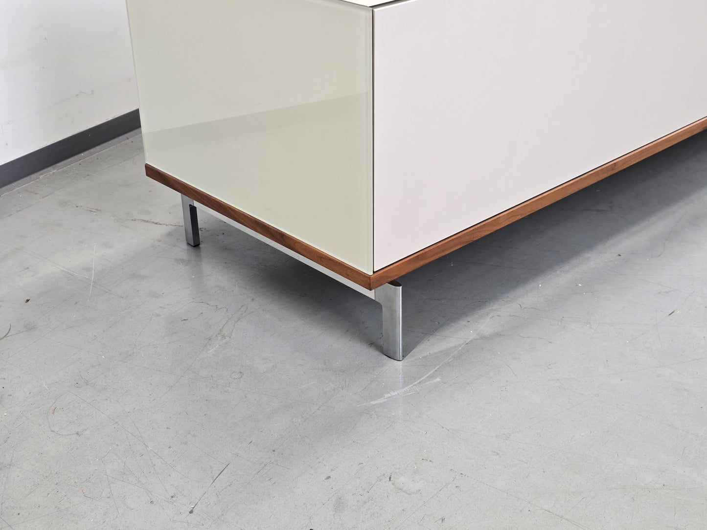 JOOP! LOWBOARD TV Board Schrank Sideboard Glas Weiß Nussbaum Kommode