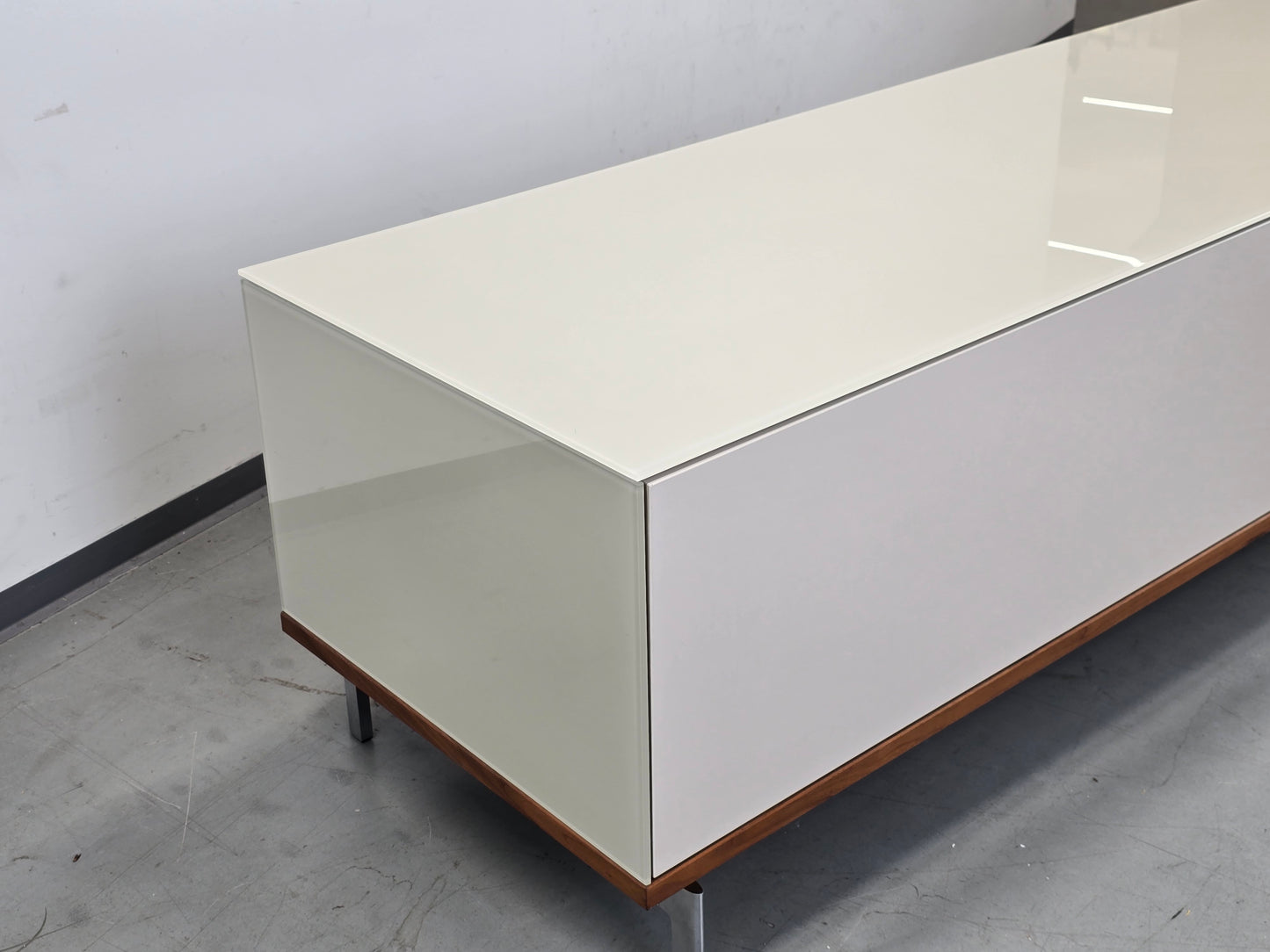 JOOP! LOWBOARD TV Board Schrank Sideboard Glas Weiß Nussbaum Kommode