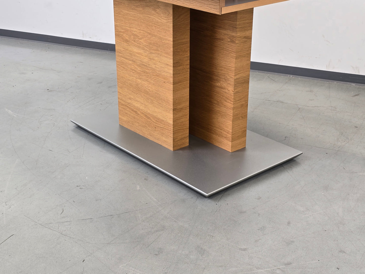 VARIANO ESSTISCH Eiche Ausziehbar Säulentisch Funktionstisch Edelstahl Modern