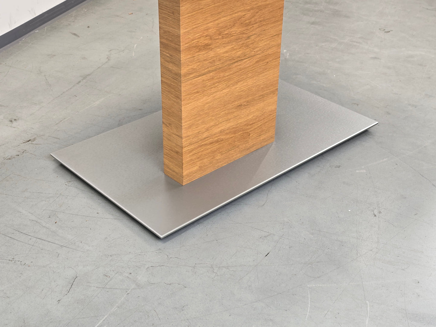 VARIANO ESSTISCH Eiche Ausziehbar Säulentisch Funktionstisch Edelstahl Modern