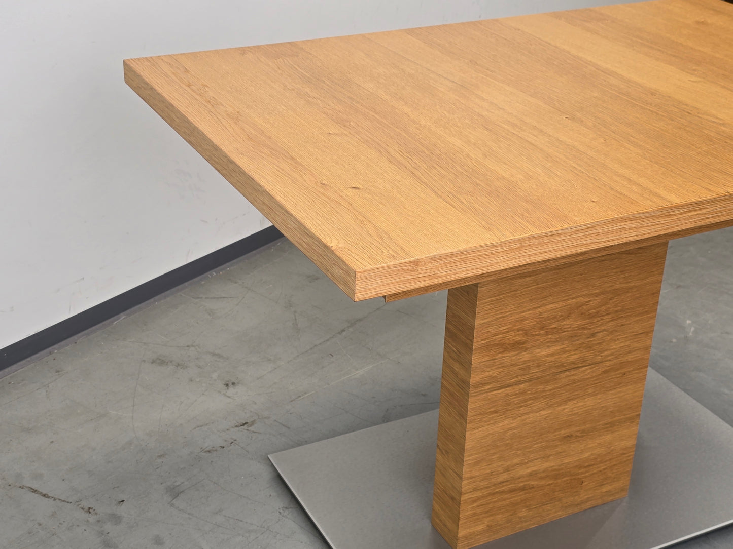 VARIANO ESSTISCH Eiche Ausziehbar Säulentisch Funktionstisch Edelstahl Modern